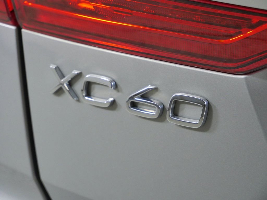 Used 2023 Silver Volvo Ultimate image 14