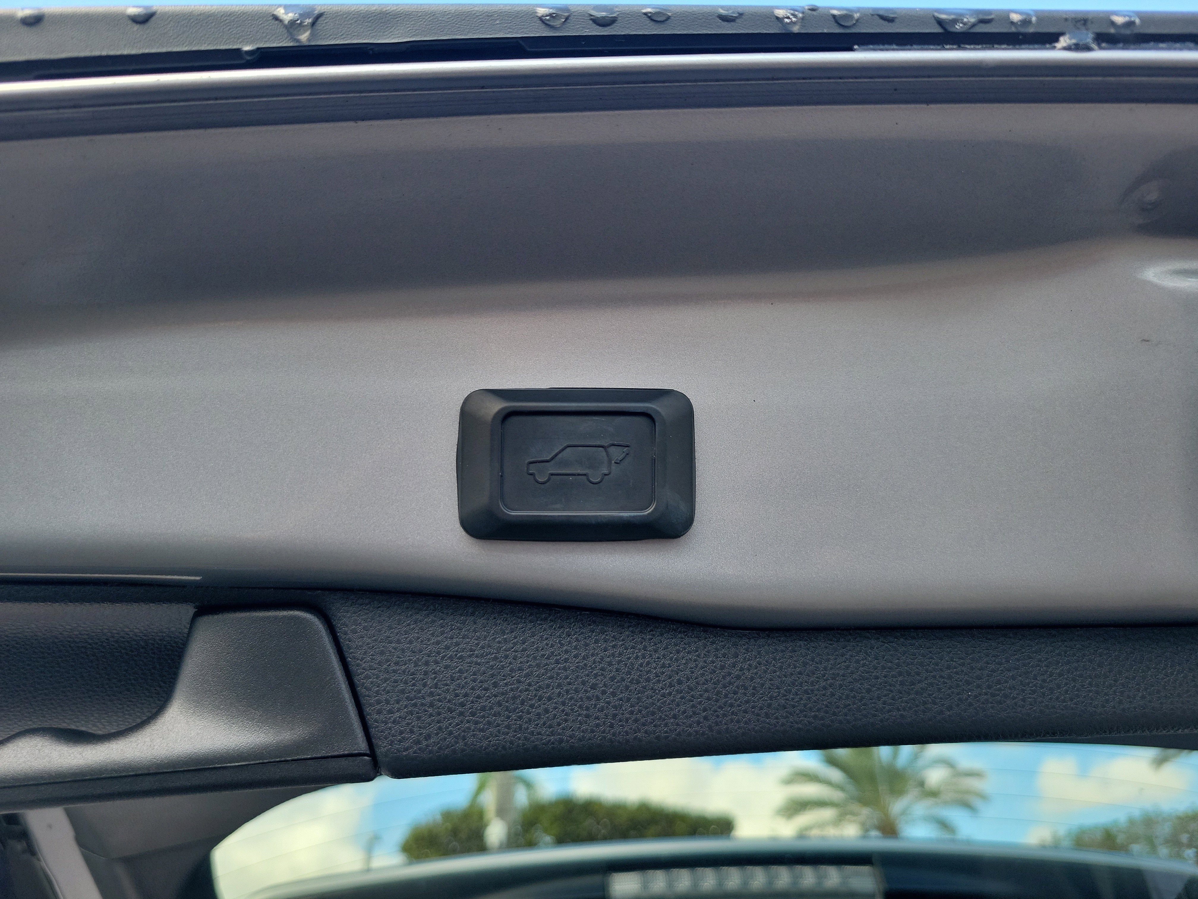 Used 2022 Silver Toyota XLE Premium image 11