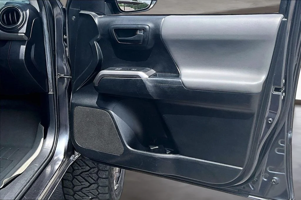 Used 2022 Gray Toyota SR5 image 27