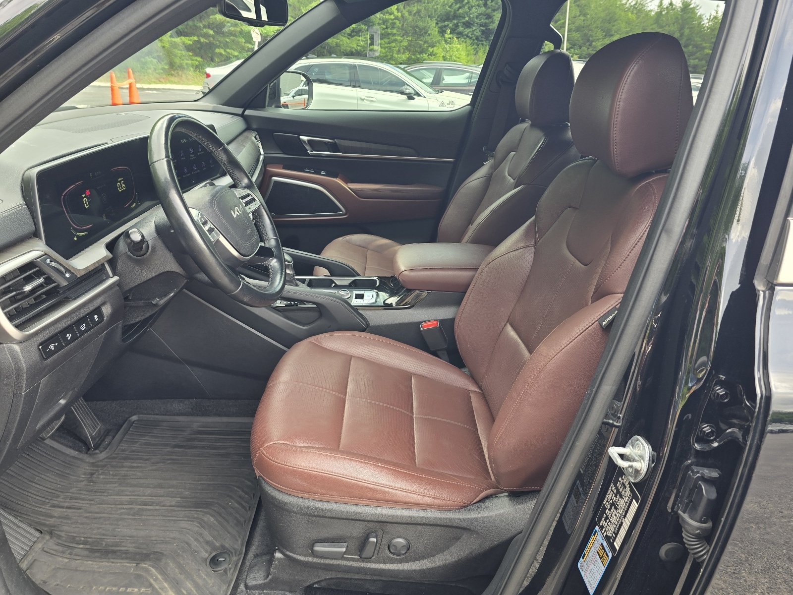 Used 2023 Black Kia EX image 12