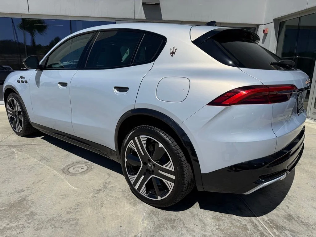 Certified Used 2025 Bianco Astro Maserati Folgore image 6
