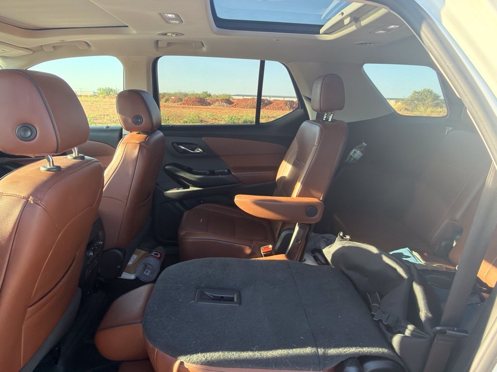 Used 2019 Summit White Chevrolet High Country image 7