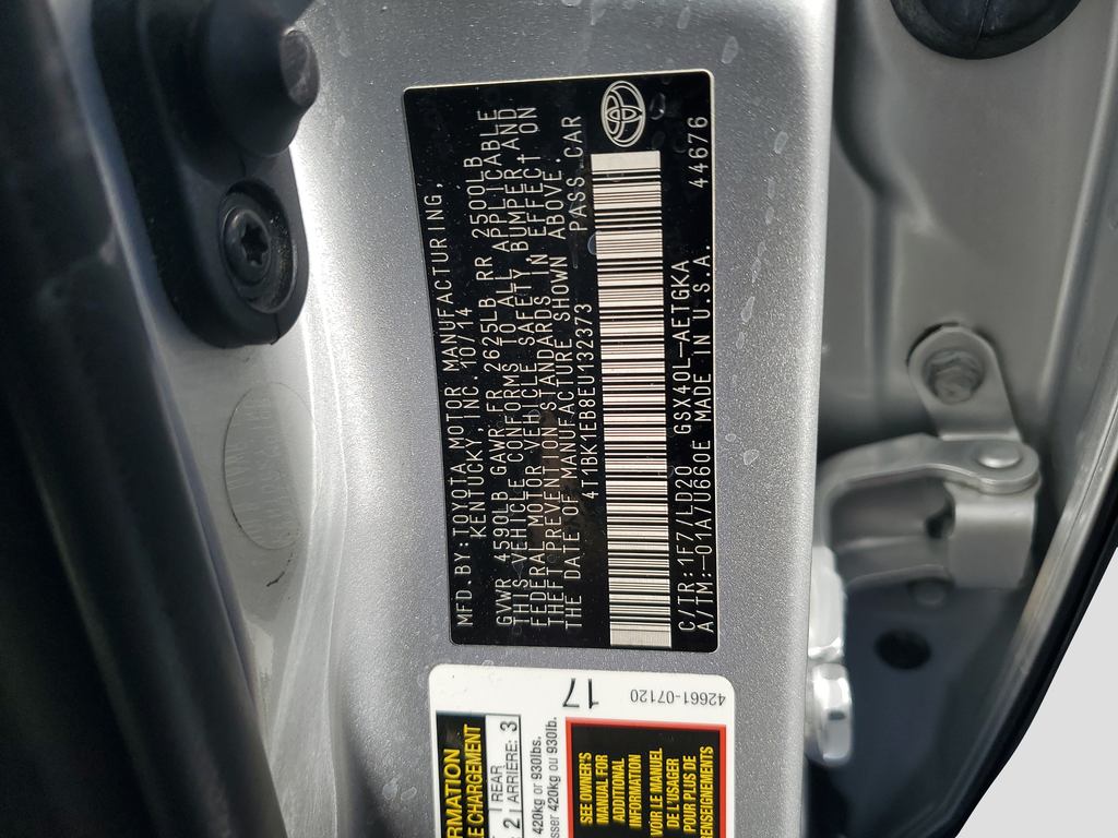 Used 2014 Silver Toyota XLE image 24