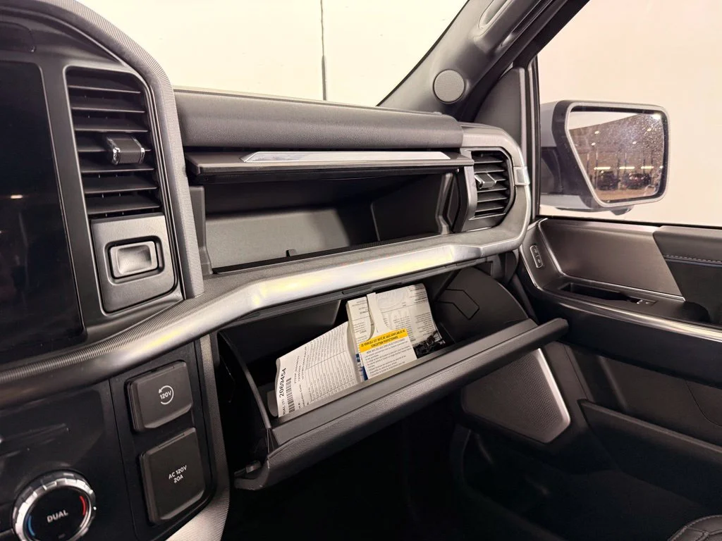 Used 2025 White Ford Platinum image 28