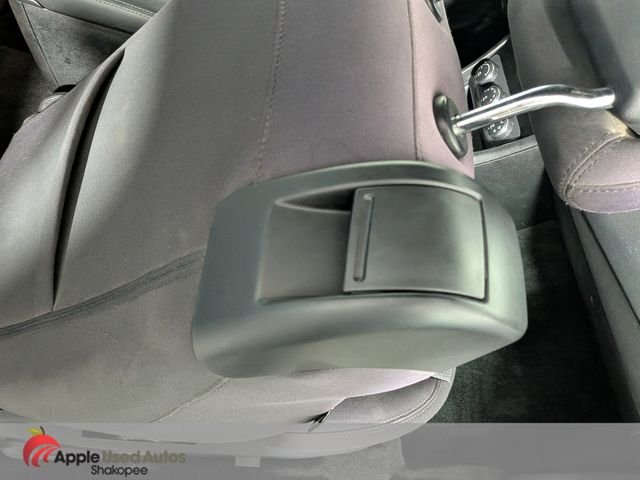 Used 2012 White Chrysler Touring image 32
