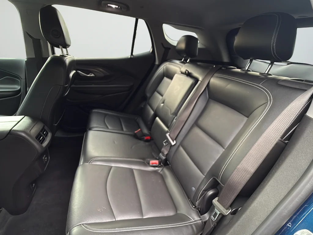 Used 2022 Blue GMC SLT image 30