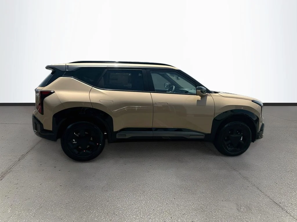 New 2027 Terrain Brown Kia X-Line S image 8