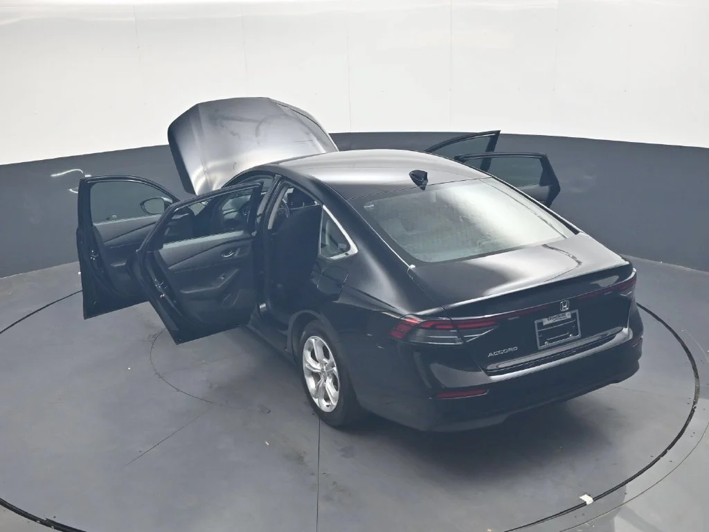 Used 2025  Honda LX image 37