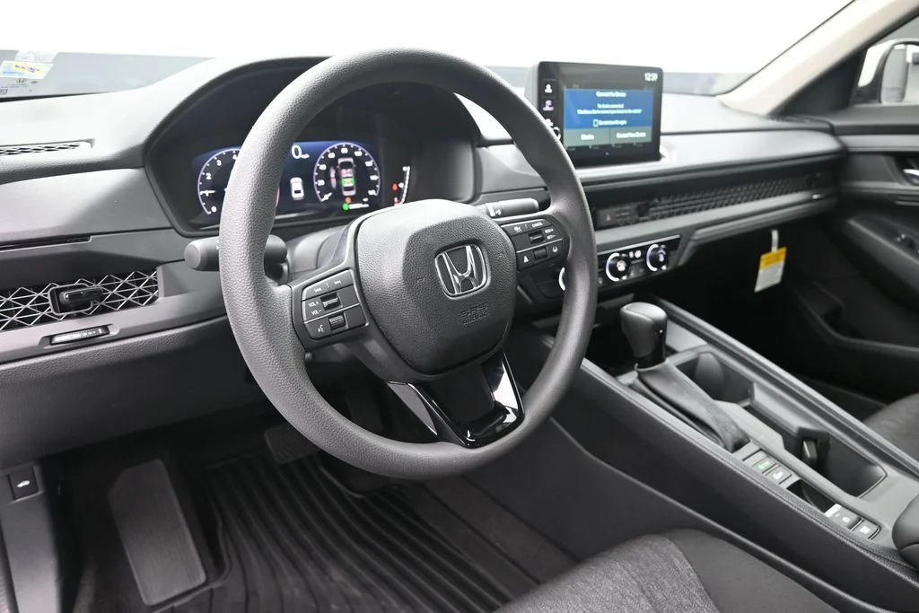 New 2026 Platinum White Pearl Honda LX image 16
