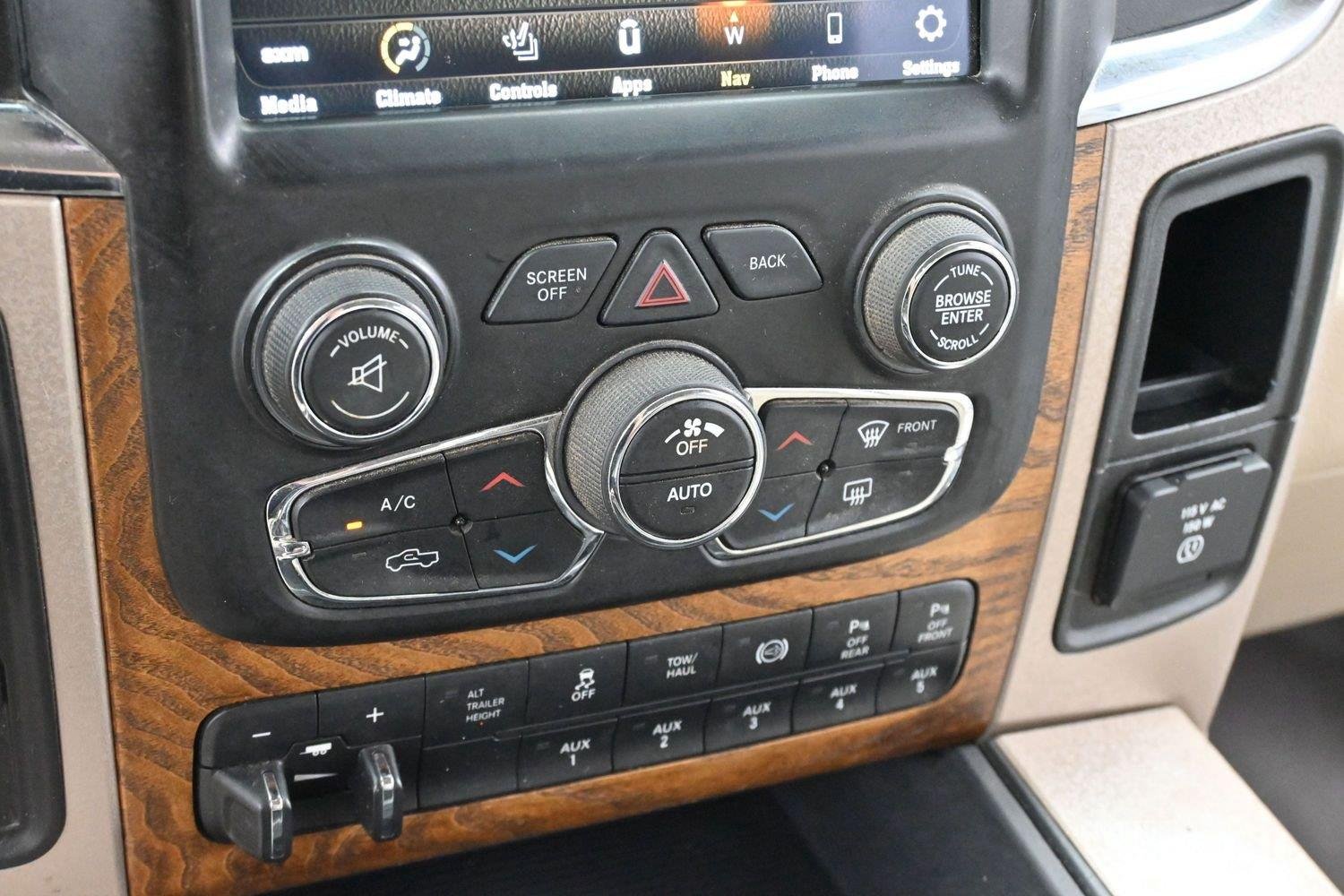 Used 2018 Bright White Clearcoat Ram Laramie Longhorn image 23