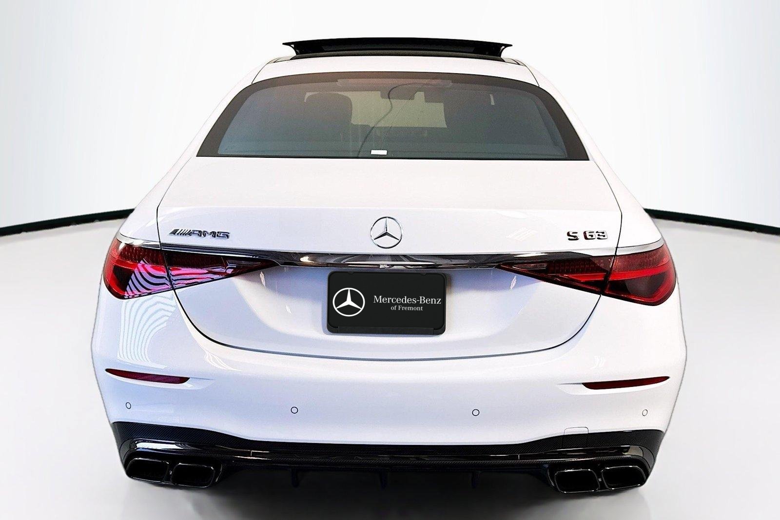 New 2025 Manufaktur Moonlight White Metallic Mercedes-Benz AMG® S 63 E image 6