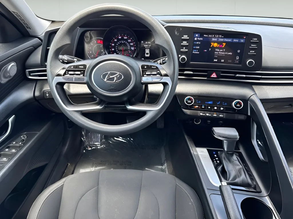 Used 2023 Red Hyundai SEL image 17