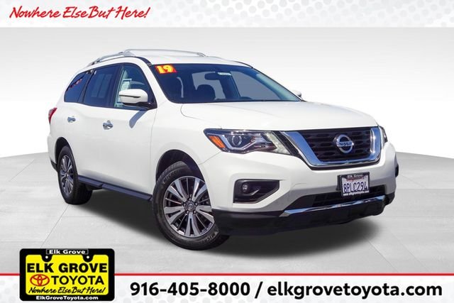 2019 Nissan Pathfinder SV 4WD's photo