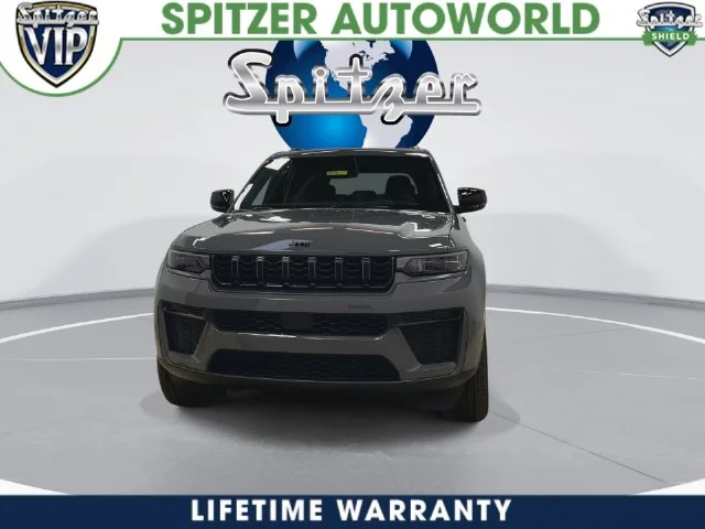 New 2027 Sting-Gray Clear-Coat Paint Jeep Laredo Altitude image 7