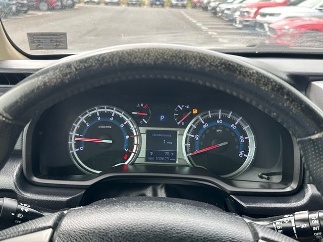 Used 2016 White Toyota SR5 image 22