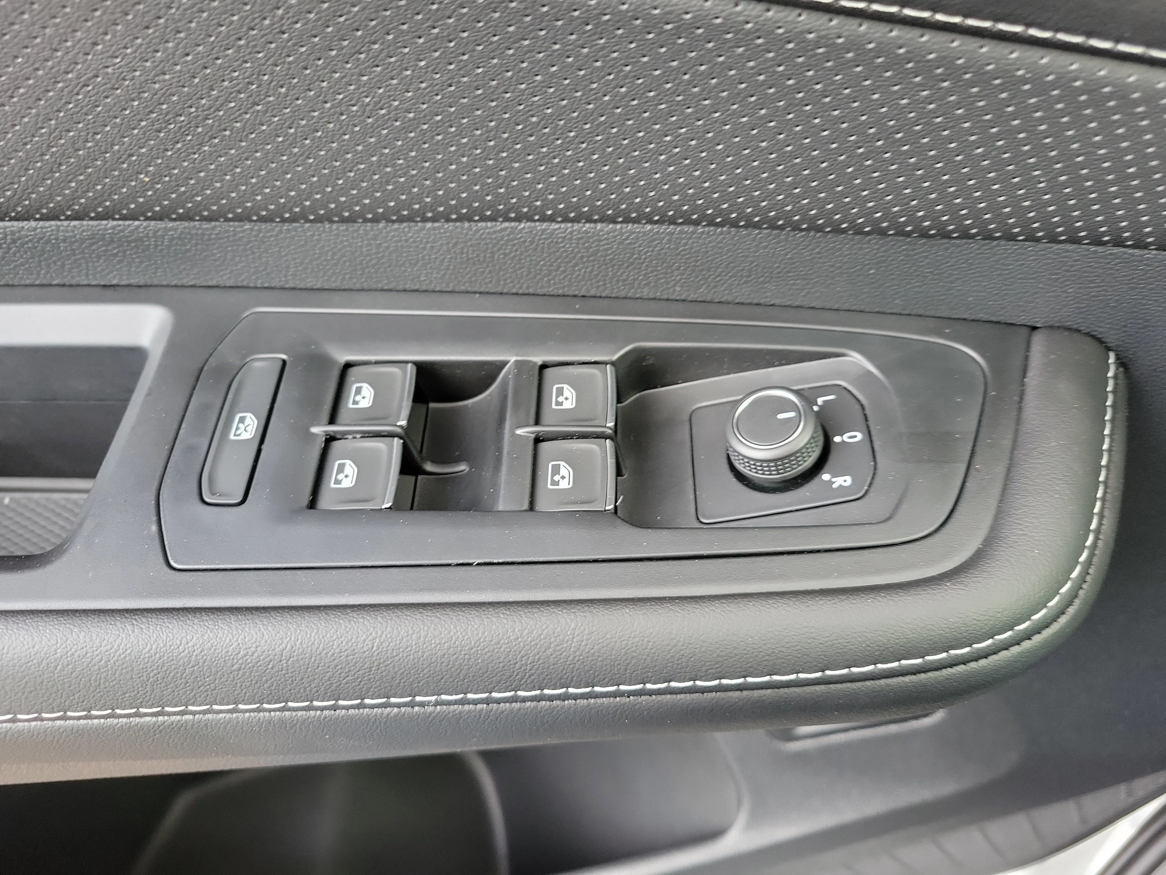 2026 Volkswagen Atlas SE w/Tech - Photo 20