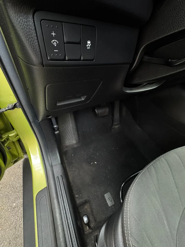 Used 2014 Alien II Kia Base image 15
