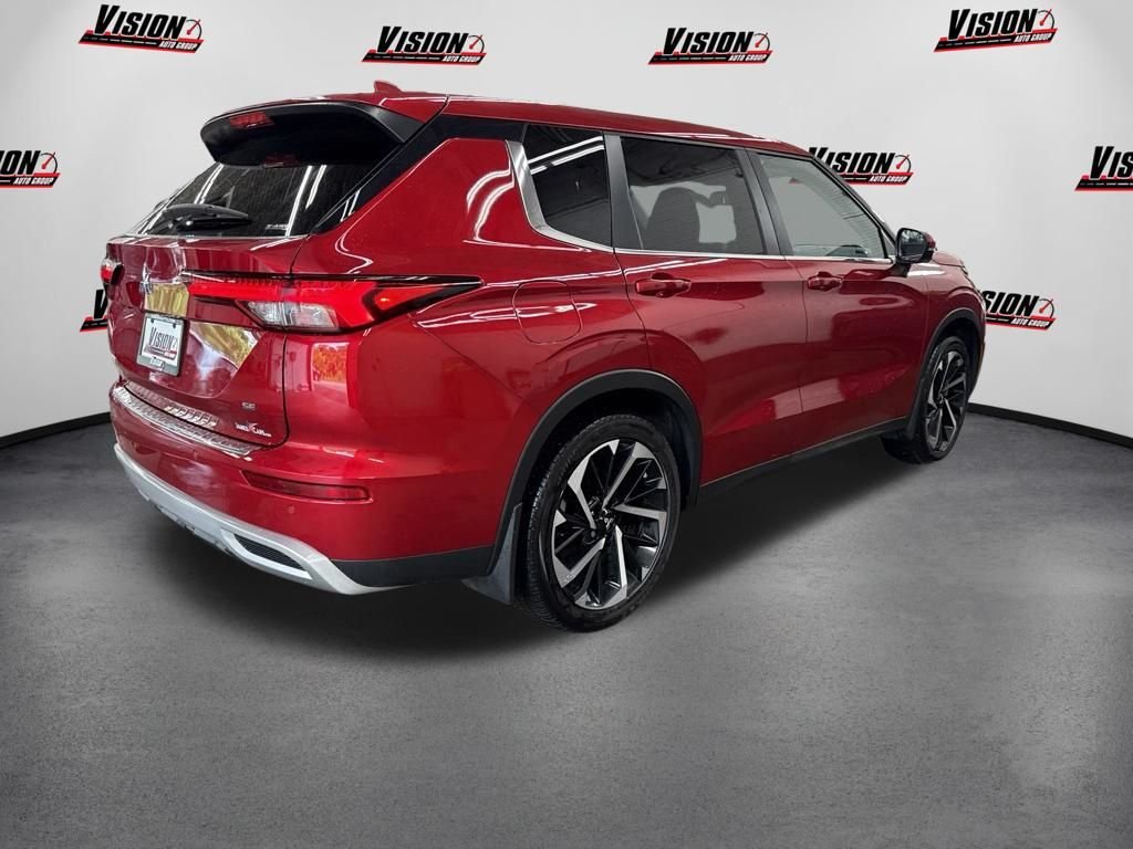 Used 2024 Red Mitsubishi  image 5