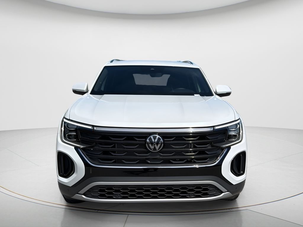 New 2026 Opal White Pearl Volkswagen SE w/Technology image 2