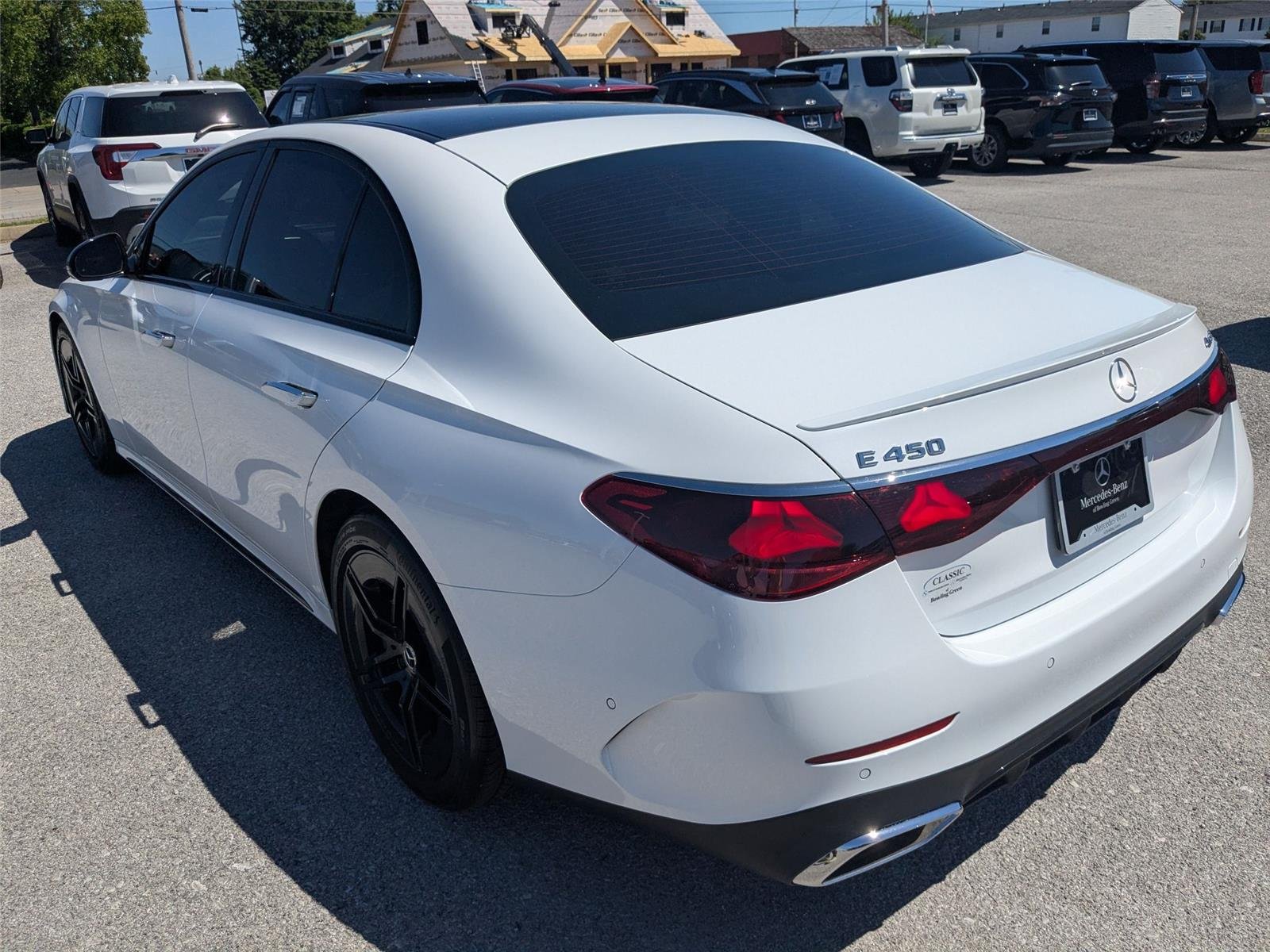 Used 2024 MANUFAKTUR Moonlight White Metallic Mercedes-Benz E 450 image 7