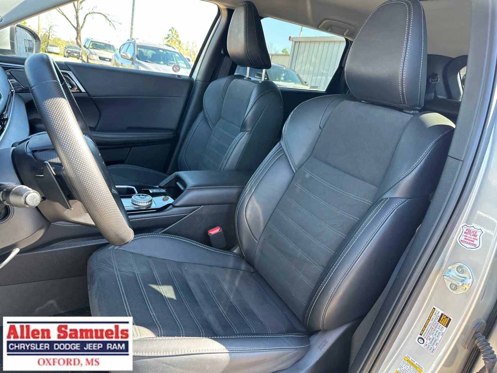 2025 Mitsubishi Outlander SE - Photo 11