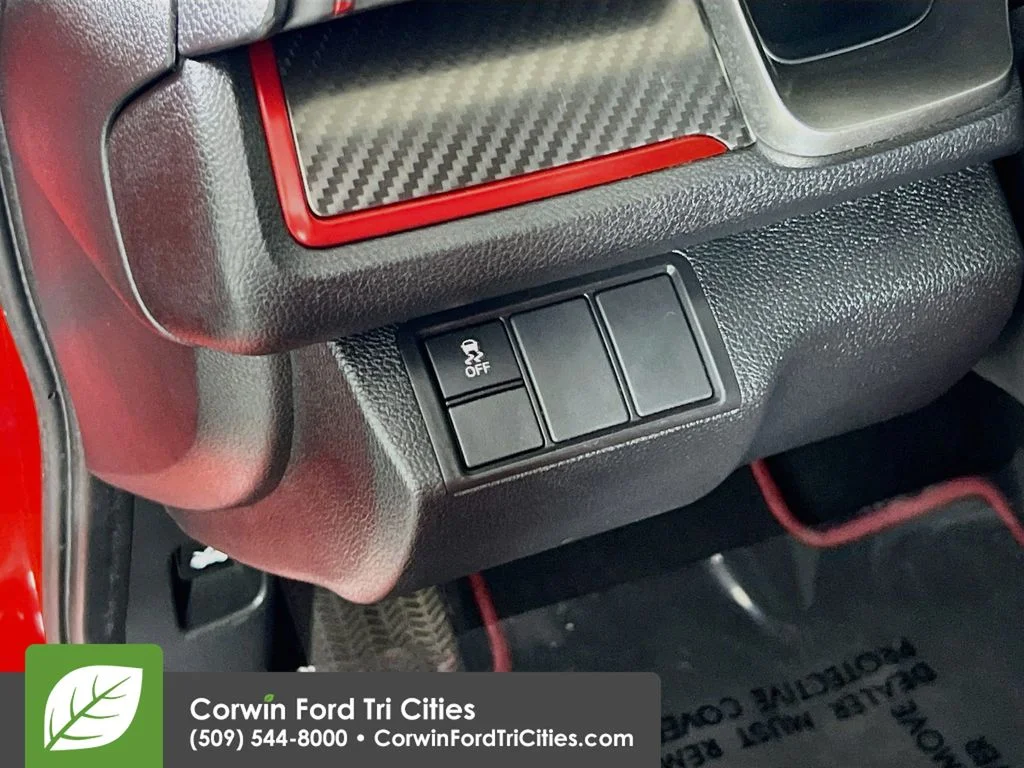 Used 2019 Rallye Red Honda Touring image 19