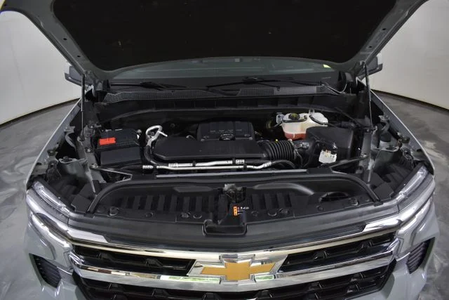 Used 2024 Gray Chevrolet LT image 28