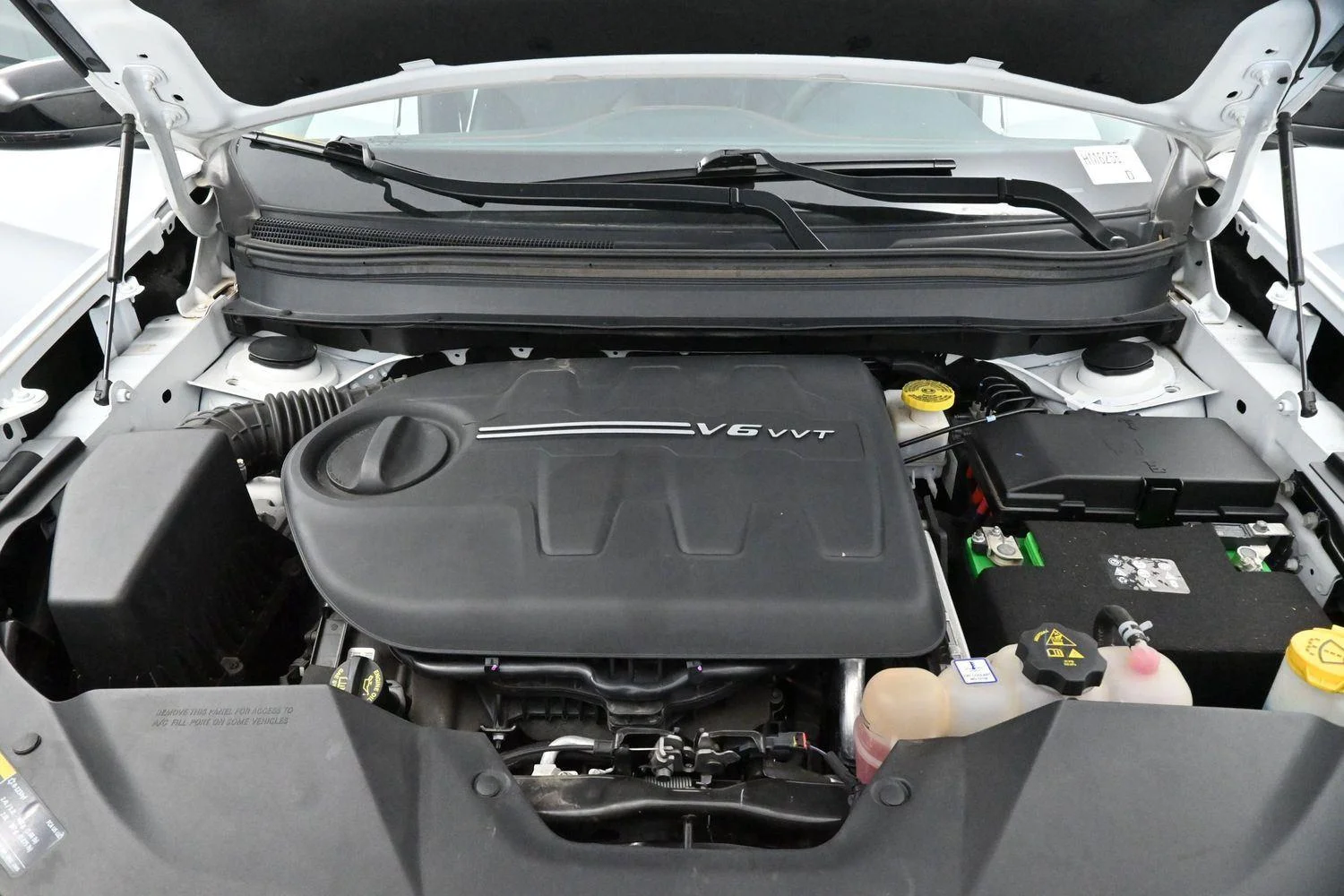 Used 2022 Bright White Clearcoat Jeep Trailhawk image 38