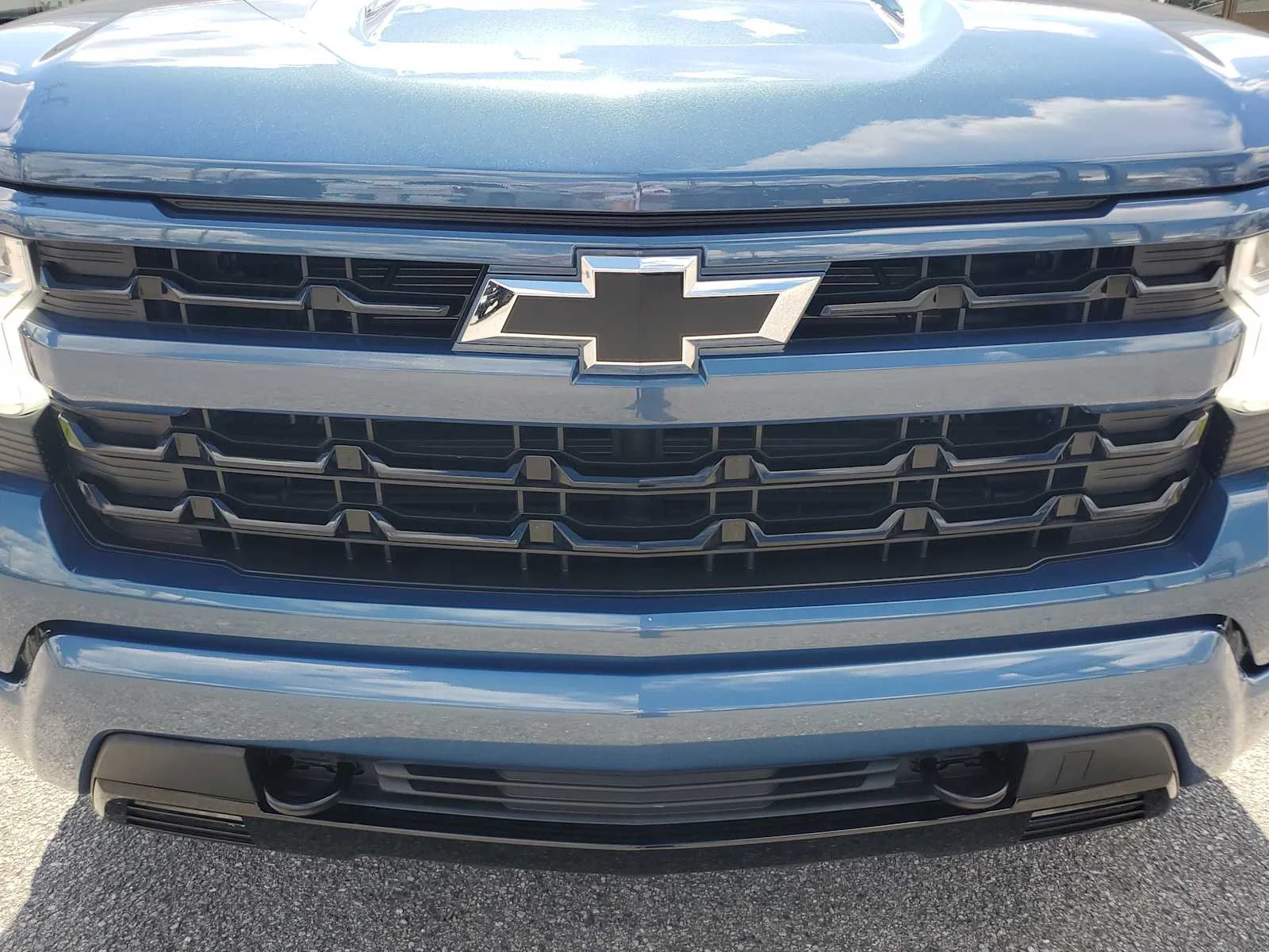 Used 2024 Lakeshore Blue Metallic Chevrolet RST image 11