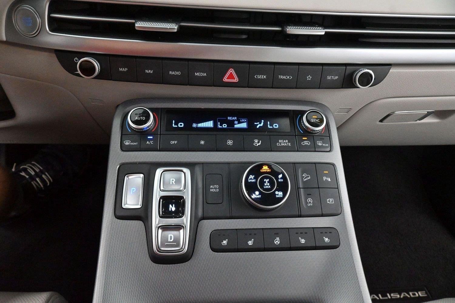 Used 2023 Abyss Black Pearl Hyundai Limited image 27