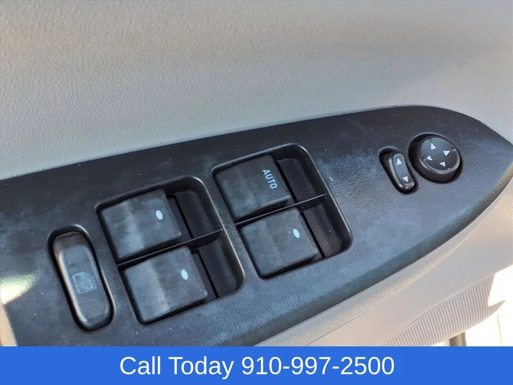 Used 2012 SUMMIT WHITE Chevrolet LT Fleet image 18