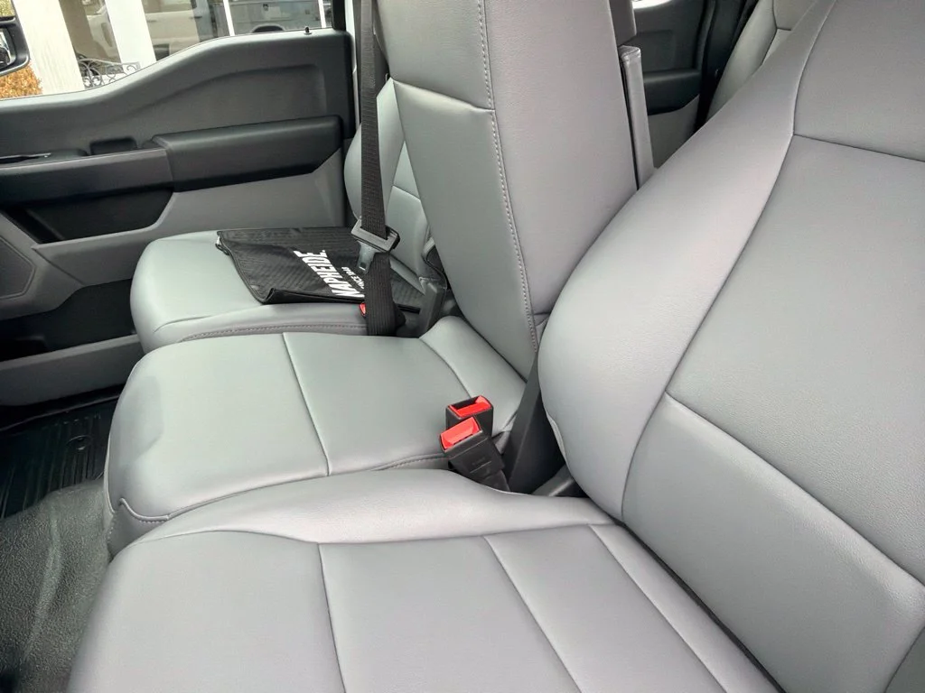 New 2027 Oxford White Ford F-350® XL image 11