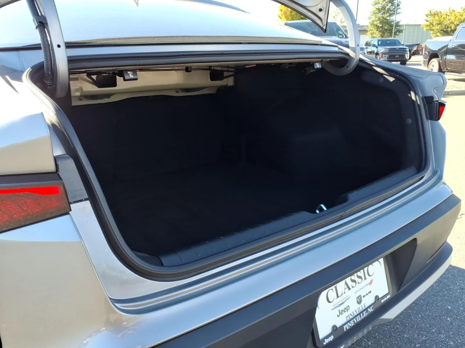 Used 2026 Steel Gray Kia LXS image 29