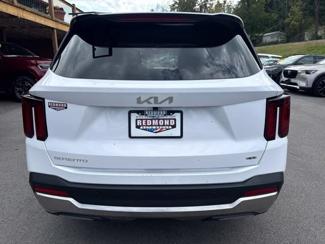 Used 2025  Kia X-Line EX image 7