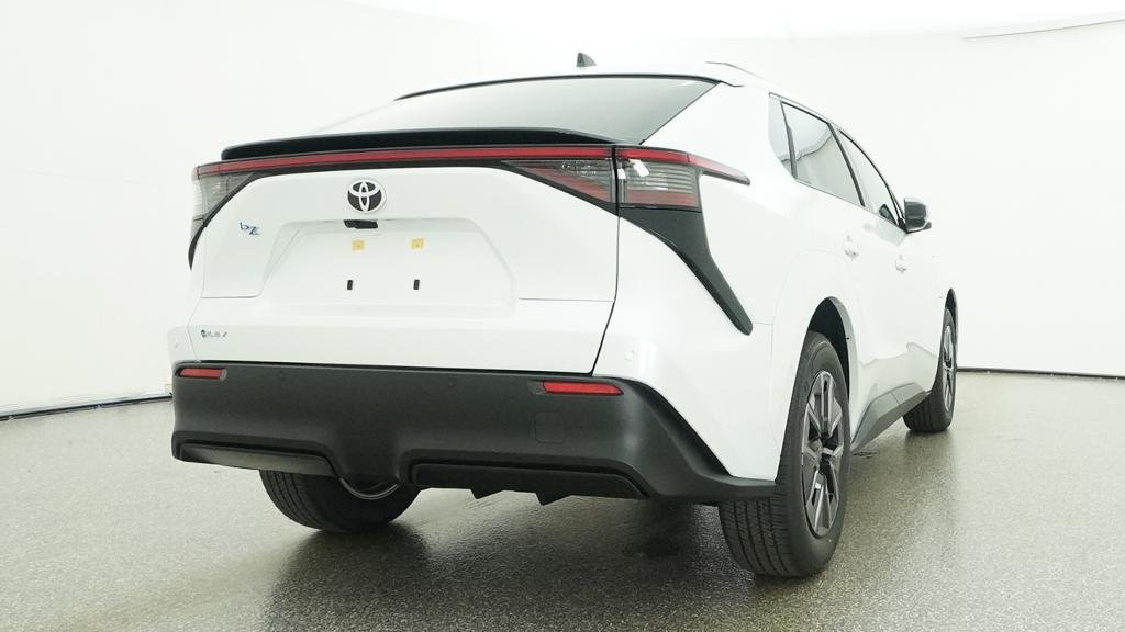 New 2026 Wind Chill Pearl Toyota XLE image 21