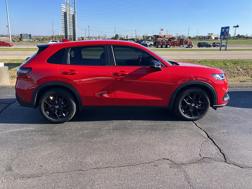 2024 Honda HR-V Sport, photo 2 of 5