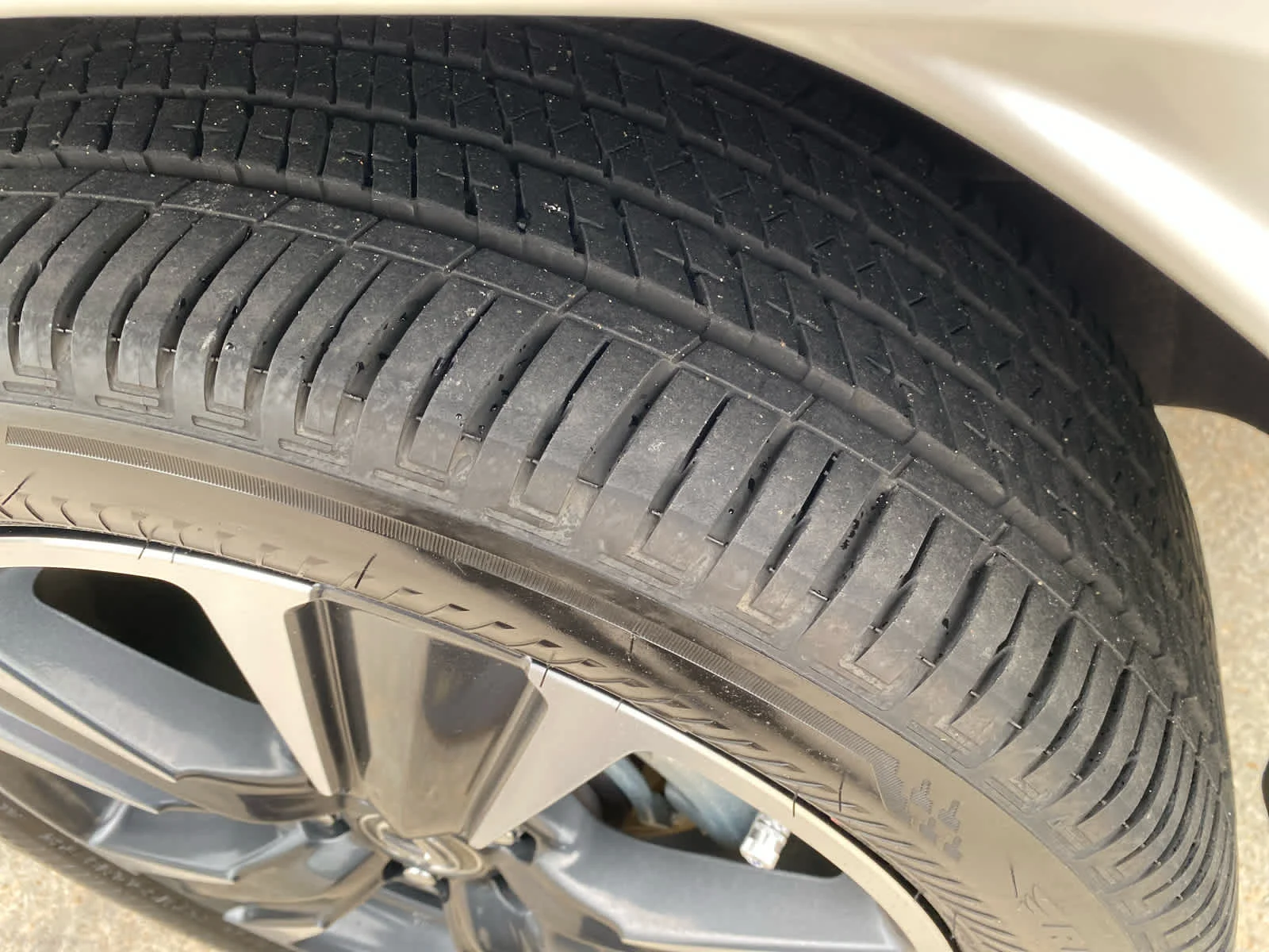 Used 2025  Lexus UX 300h image 28