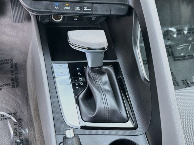 Used 2025 White Hyundai SE image 16
