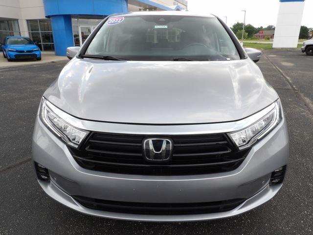 Used 2022 Lunar Silver Metallic Honda Touring image 2