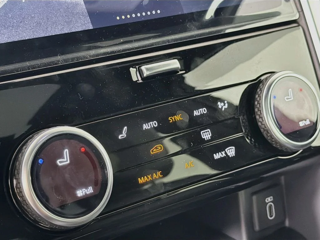 New 2026 Fuji White Land Rover S image 21