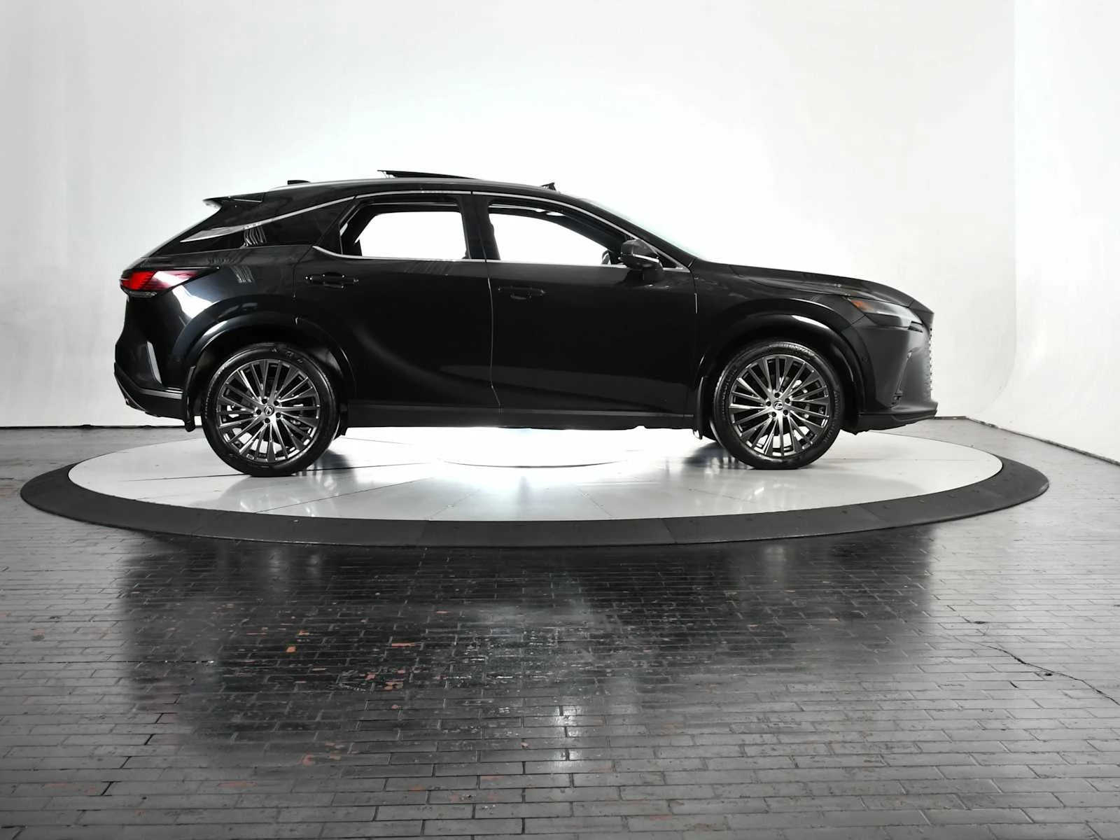 Certified Used 2024 CAVIAR Lexus Luxury image 8