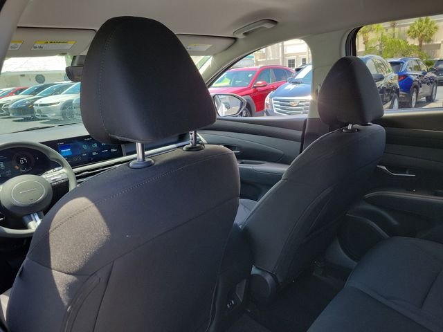 2025 Hyundai Tucson SE - Photo 12