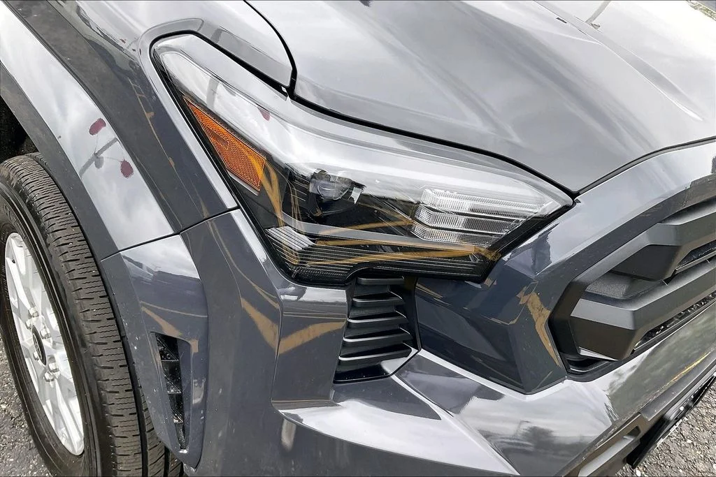 Used 2024  Toyota SR5 image 26