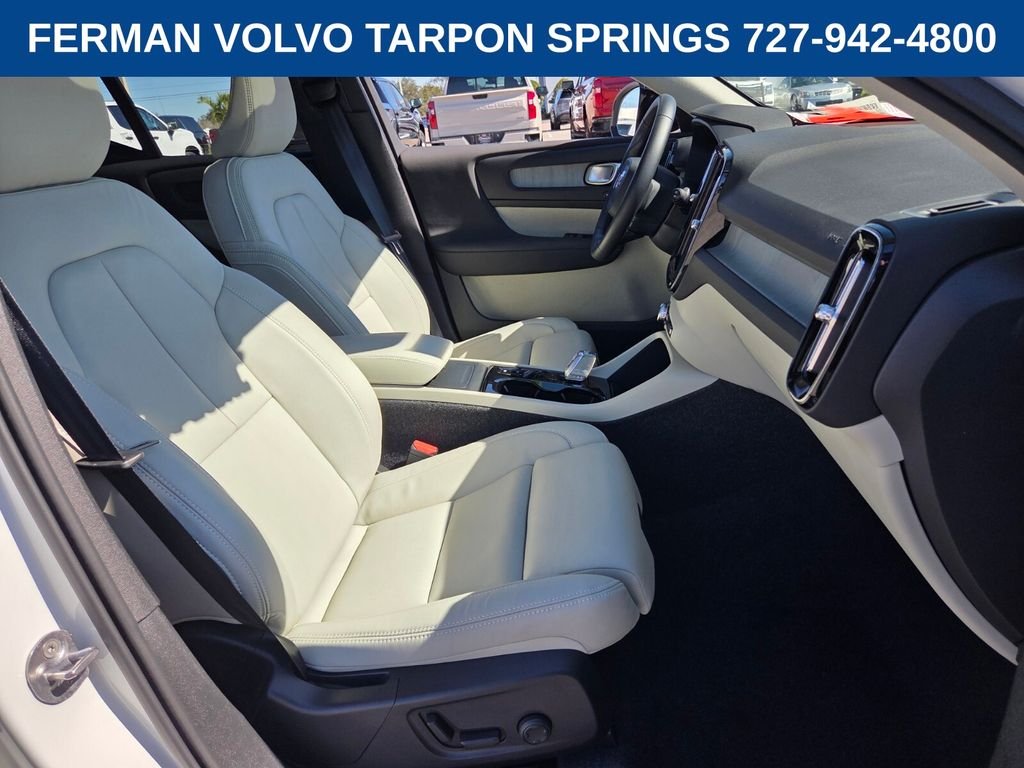 2026 Volvo XC40 Plus - Photo 20