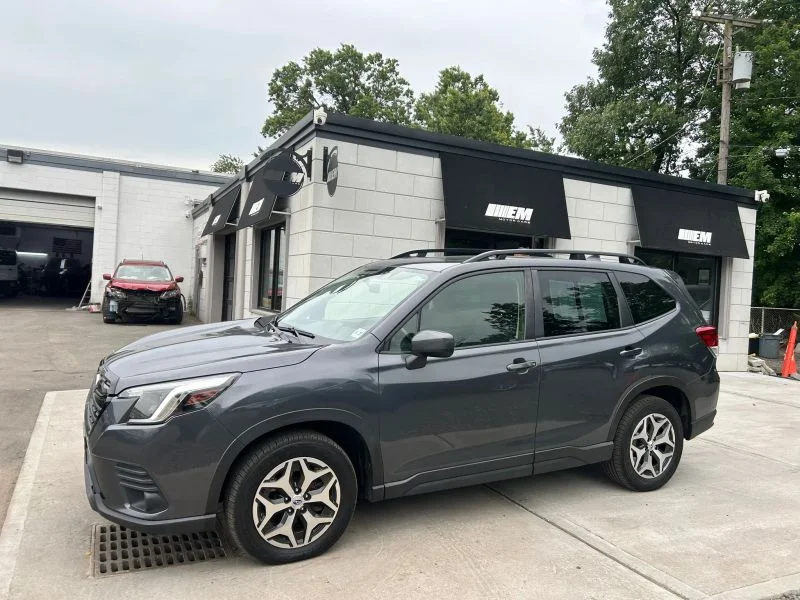 Used 2022 Gray Subaru Premium Sport Utility 4D image 4