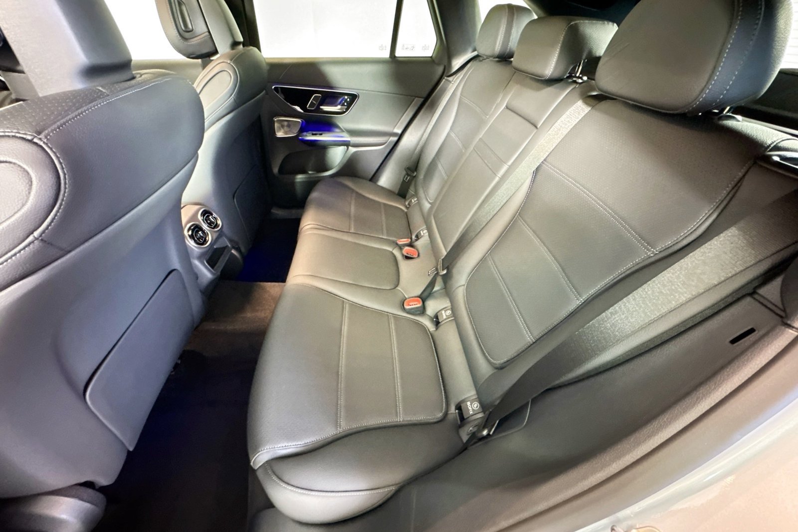 New 2026 Cirrus Silver Metallic Mercedes-Benz GLC 300 image 22