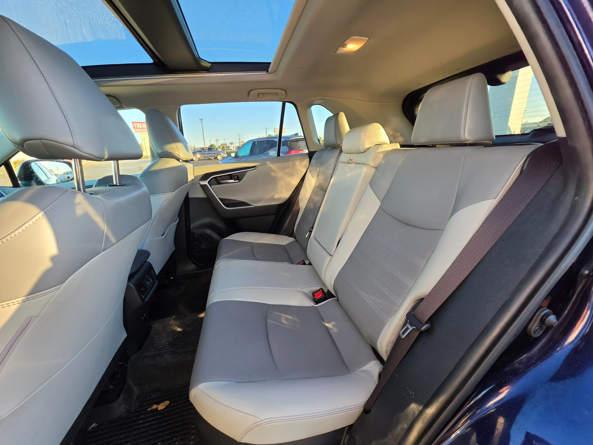 Used 2020 Blue Print Toyota Hybrid Limited image 11