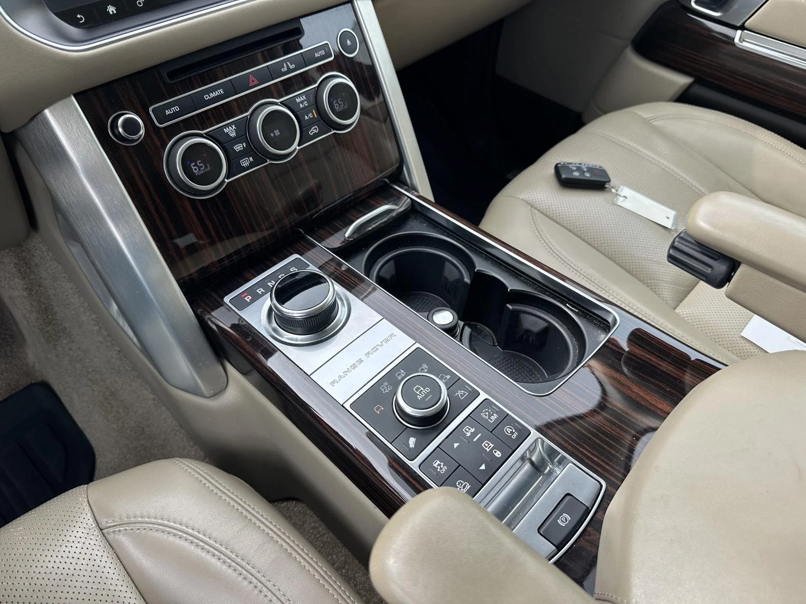 Used 2017 Fuji White Land Rover 5.0L V8 Supercharged image 36