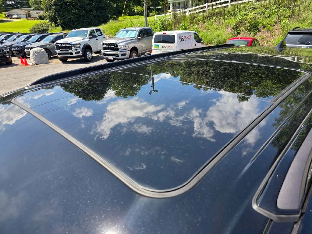 New 2026 Gray Jeep Upland image 22