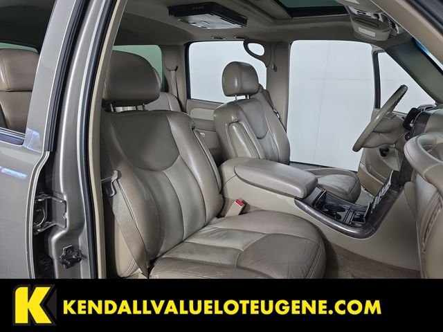 Used 2003 Gray GMC Denali image 28